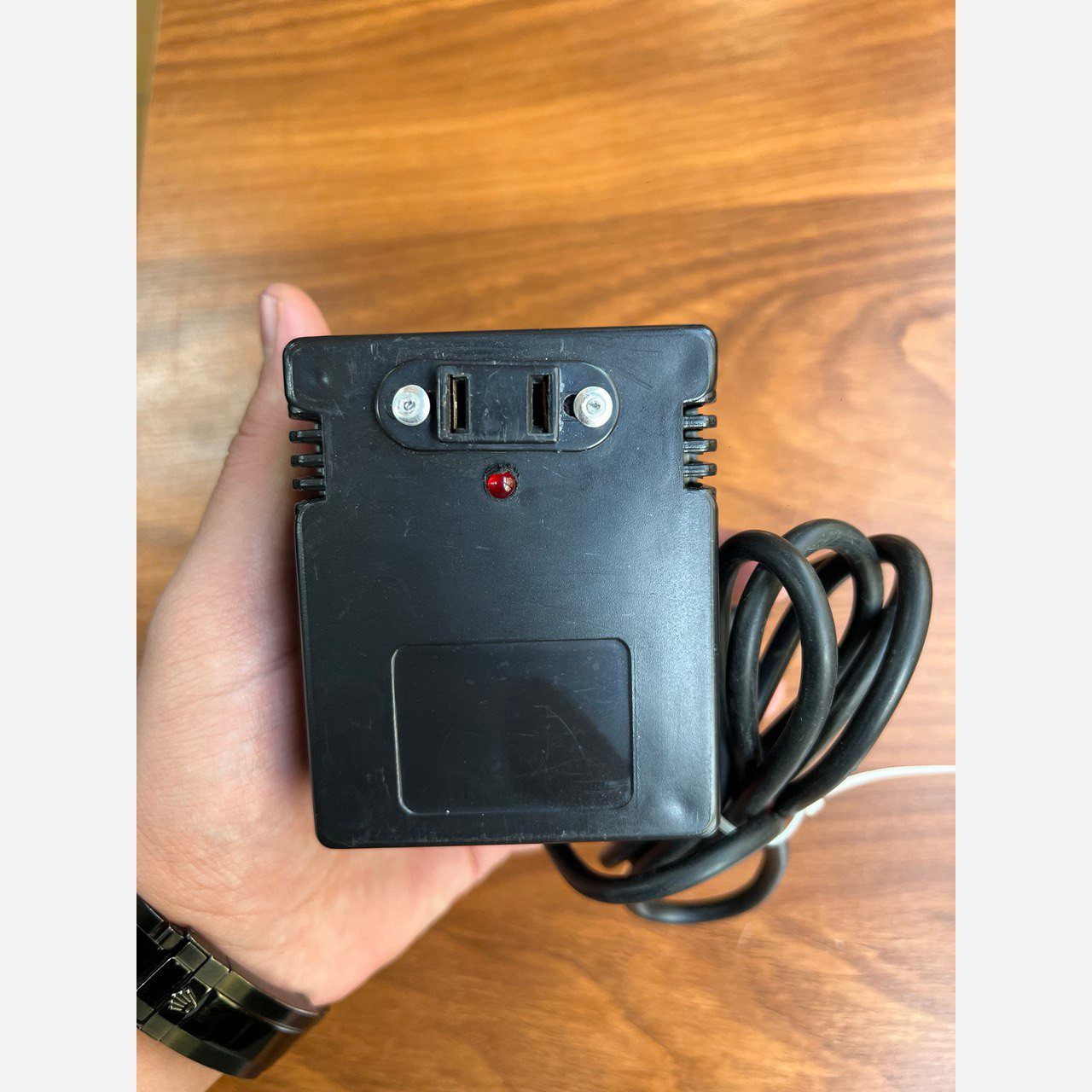 مبدل برق 220 به 110 (100 وات)