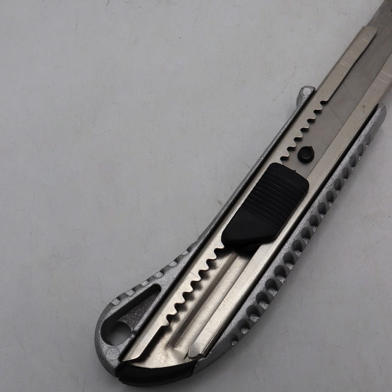 کاتر مدل الفنت کد YP-ST-18MM
