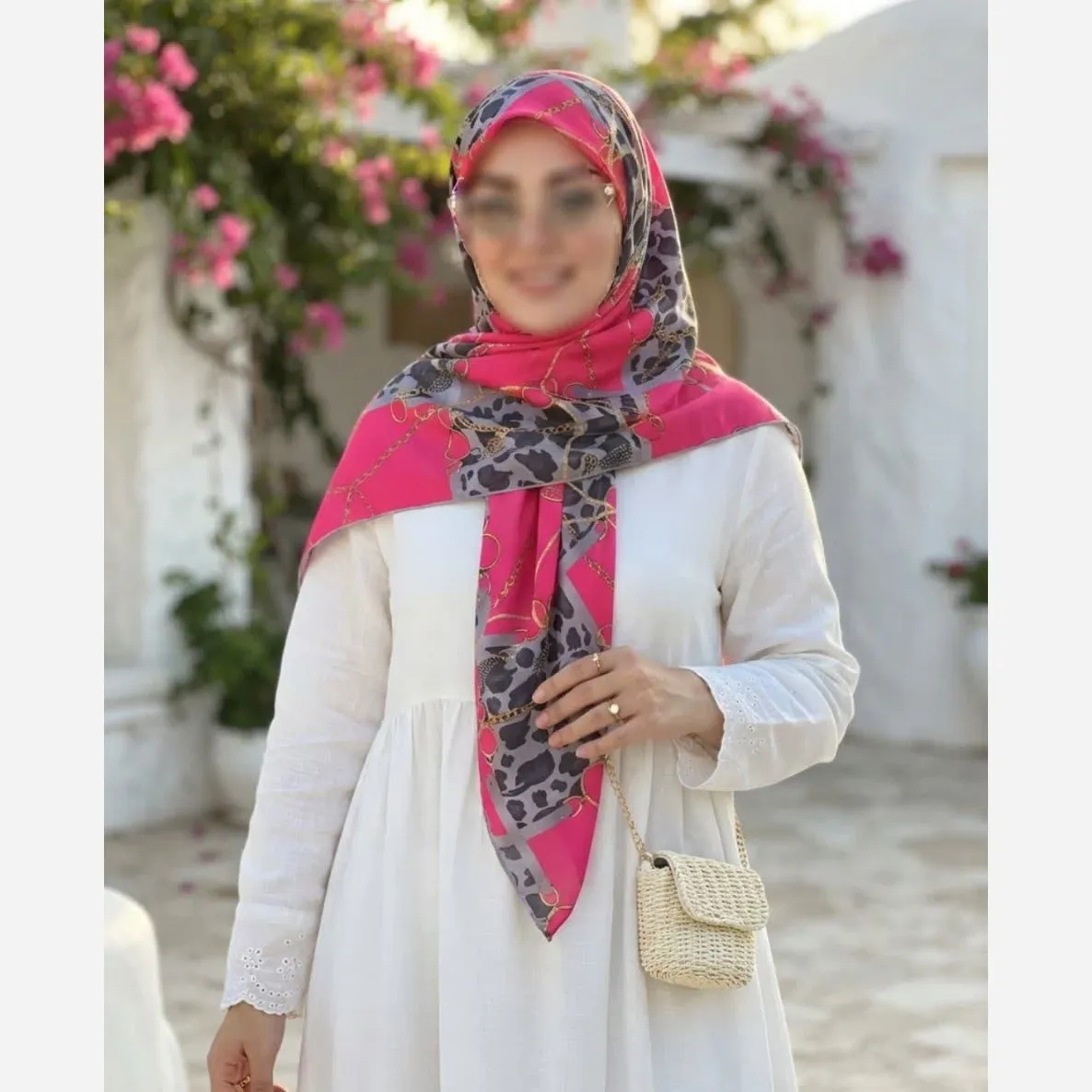 روسری نخ کاستوم طرح ارغوان قواره بزرگ 140 سانتیمتر زنانه