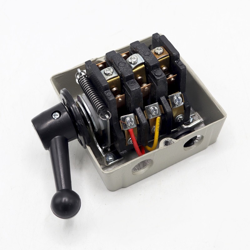 کلید بالابر ساختمانی مدل بلک بول کد YP-P-30AMP
